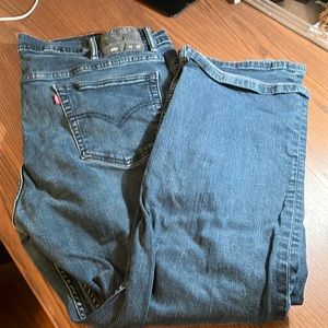 - Levi’s 569 mens 42x30